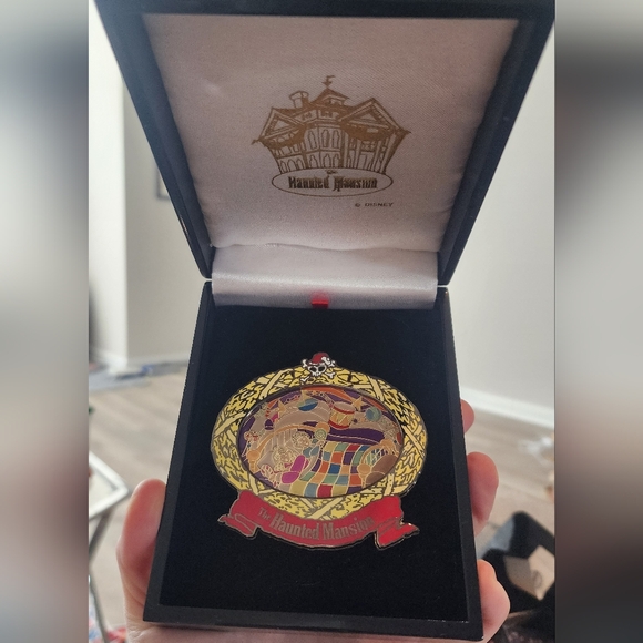 Disney Jewelry - Disney The Haunted Mansion Collectible Pin Le 150 RARE comes in gorgeous box